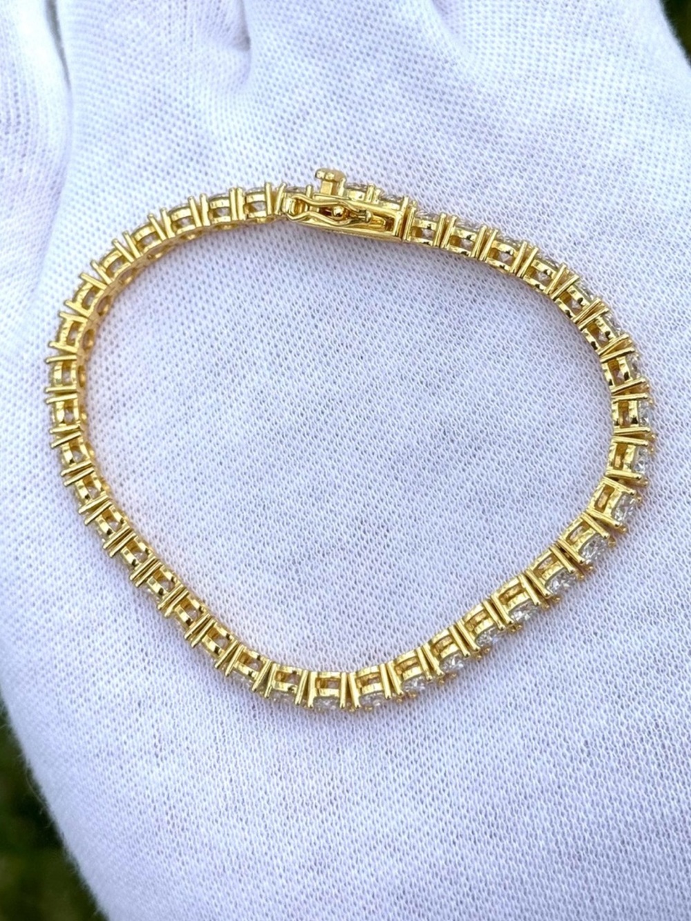 18K Gold Plated, 11.7CTW Moissanite Tennis Bracelet - Picture 5 of 6